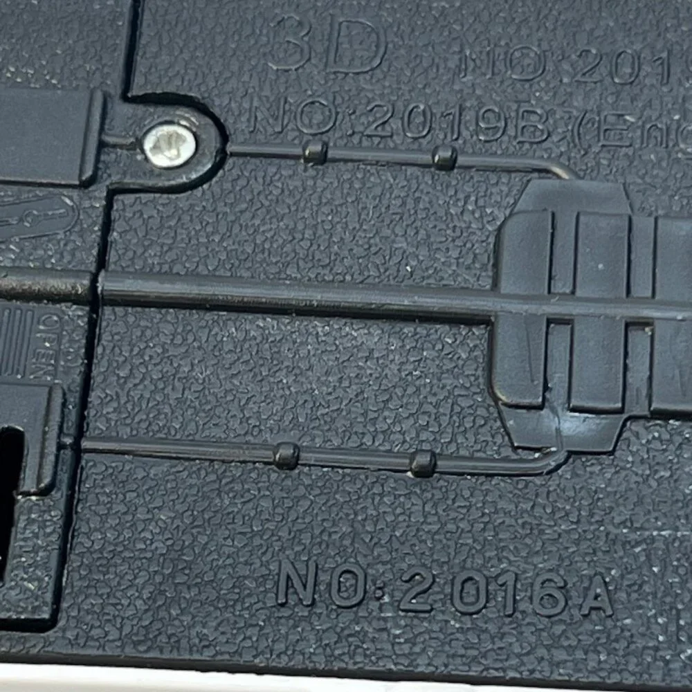 3D Bullet Train No 2016A Battery Operated Toy Train White Blue 13 Inches - Picture 4 of 4